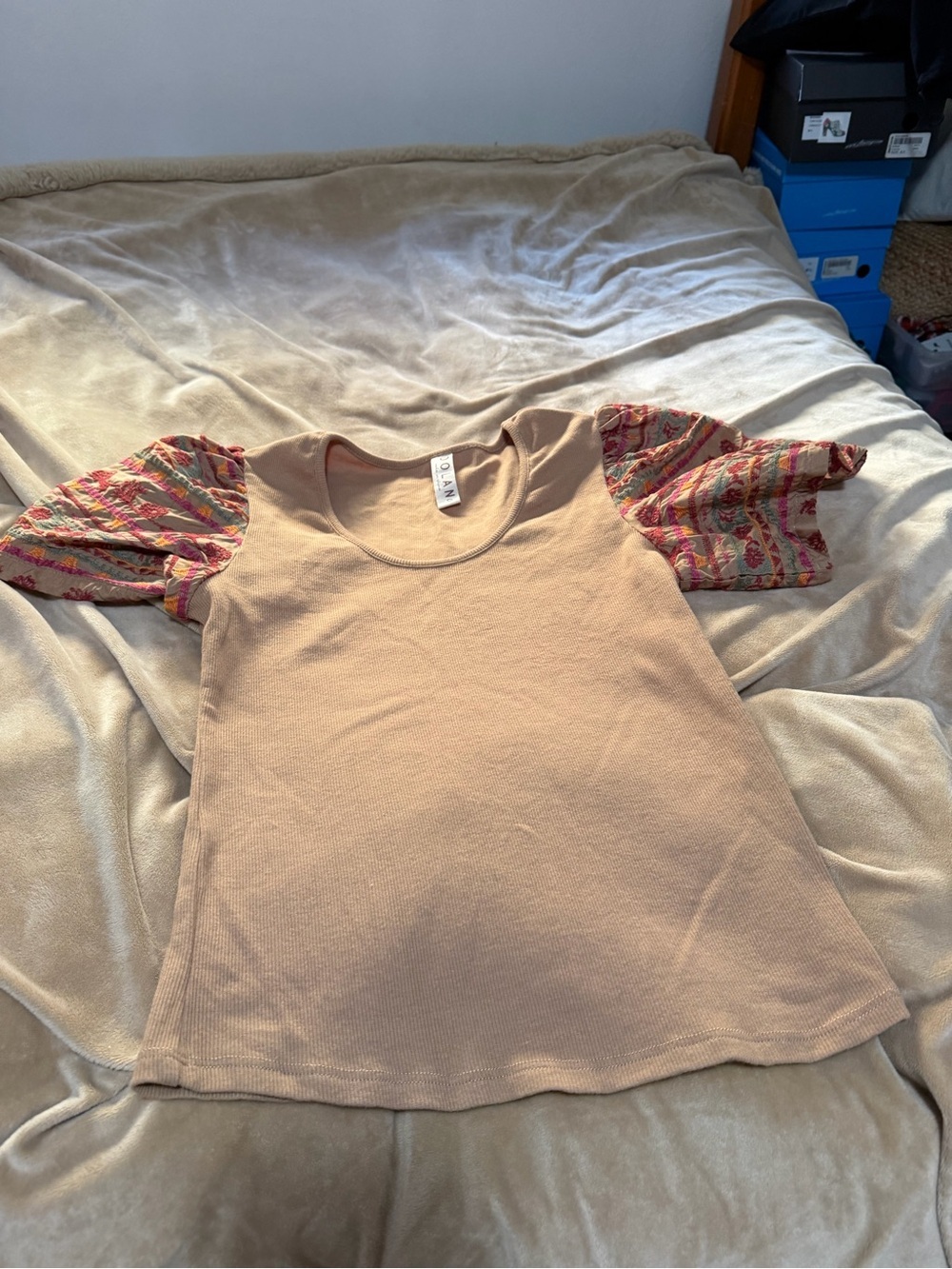 Anthropologie Dolan Beige Ribbed Tee with Embroidered Puff Sleeves Women’s Small